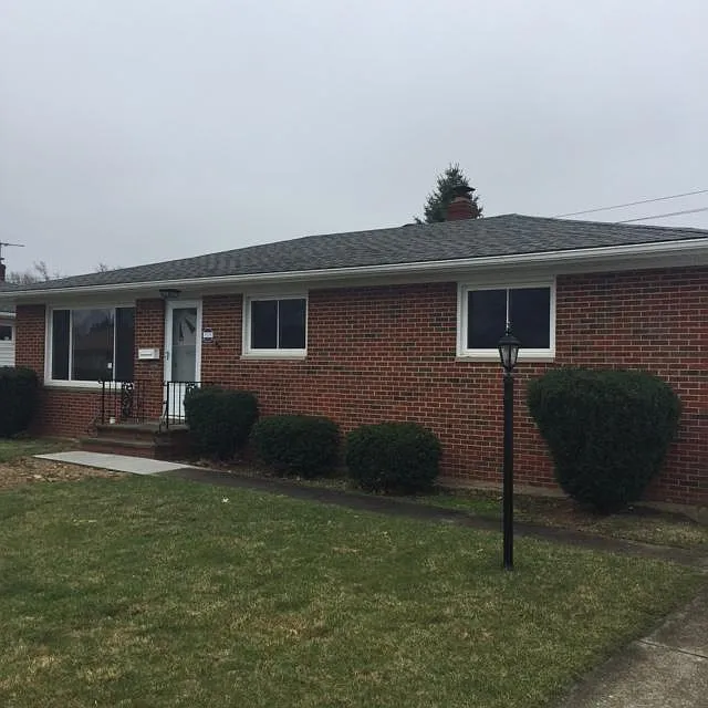 252 E Meadowlawn Blvd photo 1