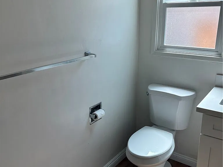 806 S Chapel Ave — Photo 17