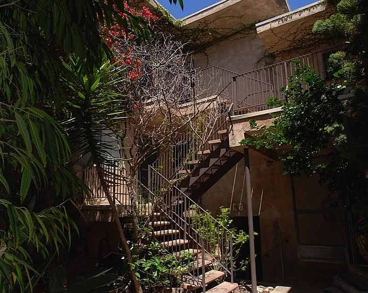 27 Westminster Ave — Photo 7