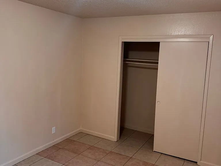 1115 W Simpson Ave — Photo 23