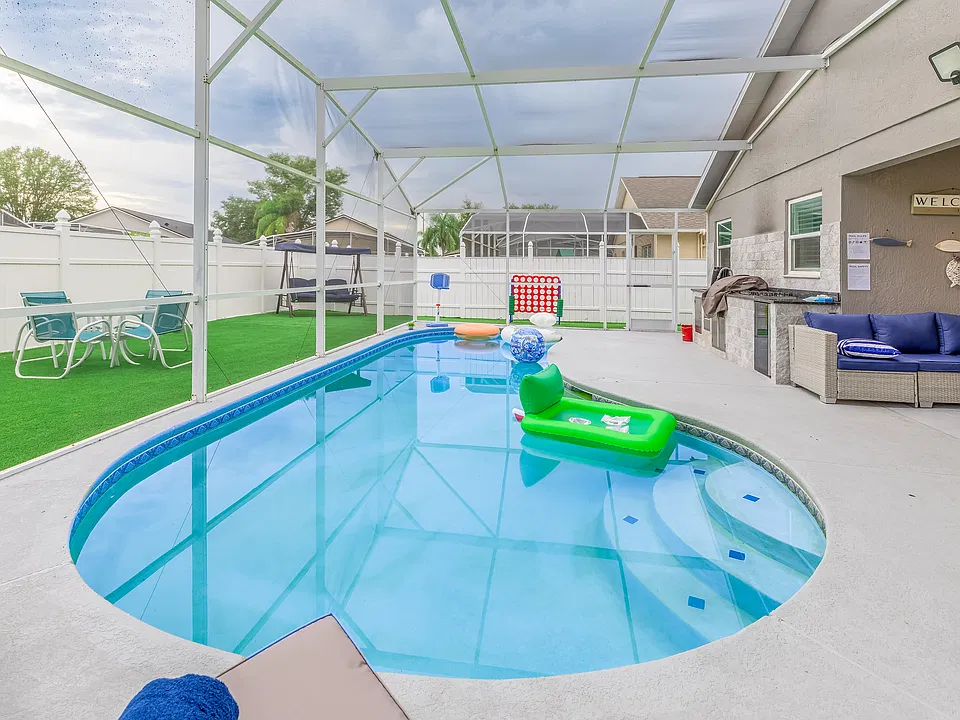 17512 Silver Creek Ct