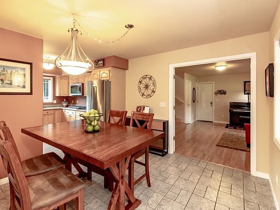 5th image of 2823 Acacia Ct SE