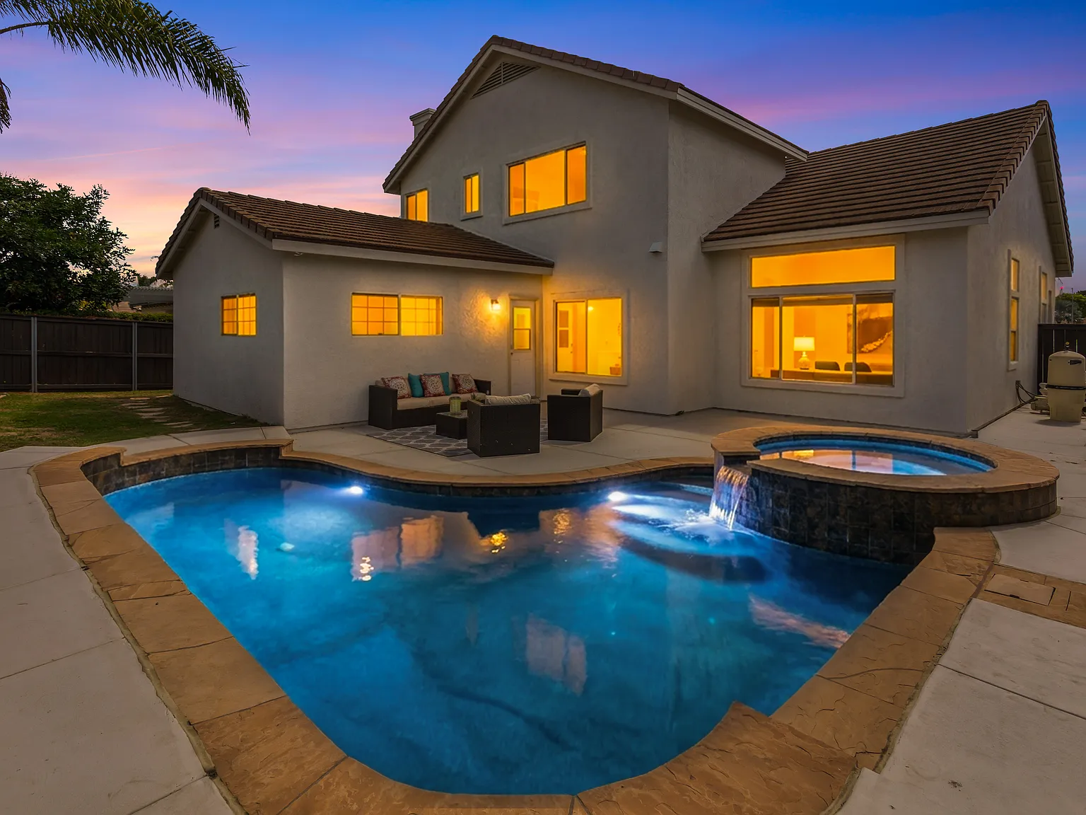 5 bed, 2725 sqft, $6,000 — Photo 1