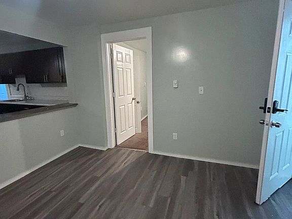 4th image of 31 Wakefield Ct #3A