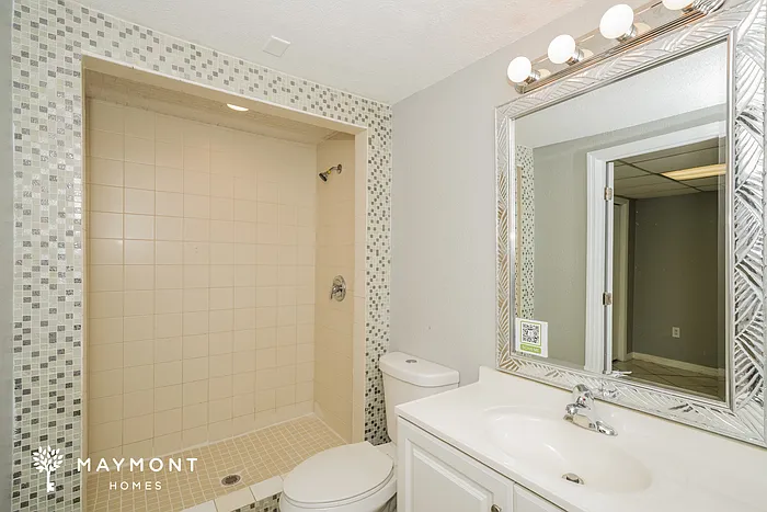 7216 Gulf Breeze Cir — Photo 10