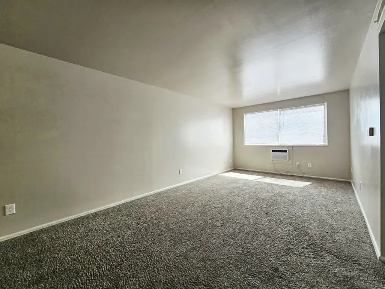 107 University Dr #1 — Photo 8