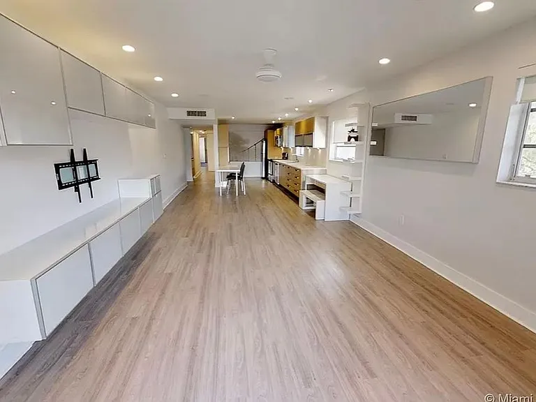 855 Euclid Ave #208 — Photo 7