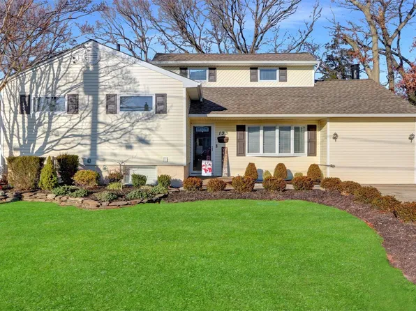 133 Walnut Street, Massapequa Park, NY 11762