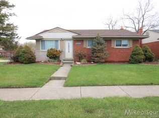 33512 Klein Rd, Fraser, MI 48026