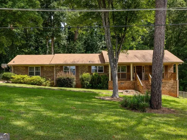 5210 Lost Dutchman Dr, Lithonia, GA 30038