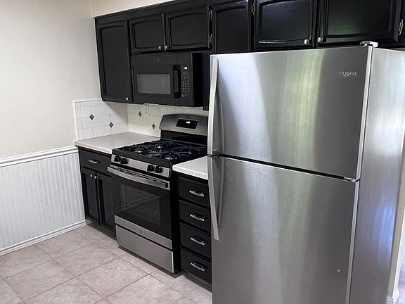 3rd image of 4220 F St