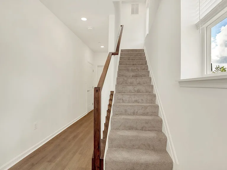 11301 Carobel Ct — Photo 8