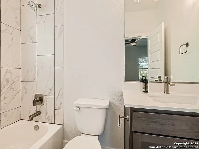 7905 Southlake Pass — Photo 3