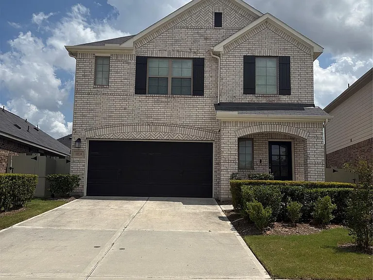 10534 Preserve Way — Photo 2