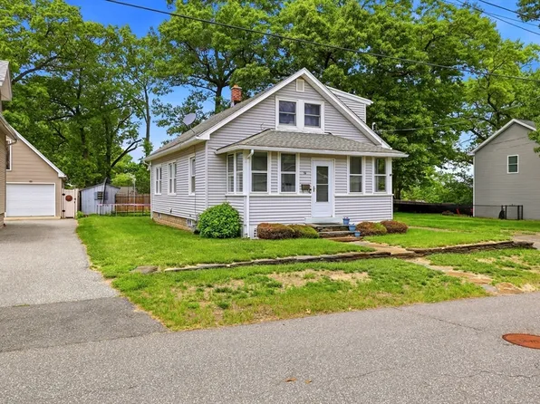 74 Rochester St, Chicopee, MA 01020
