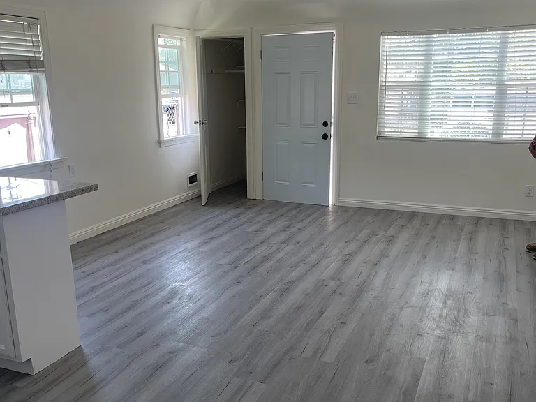 6217 Carmelita Ave — Photo 9