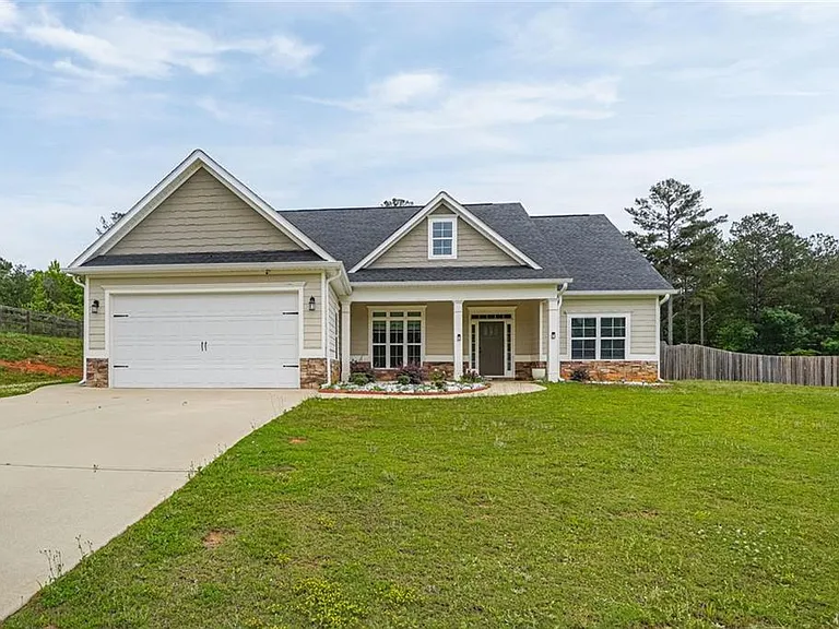 80 Whitley Ct — Photo 1