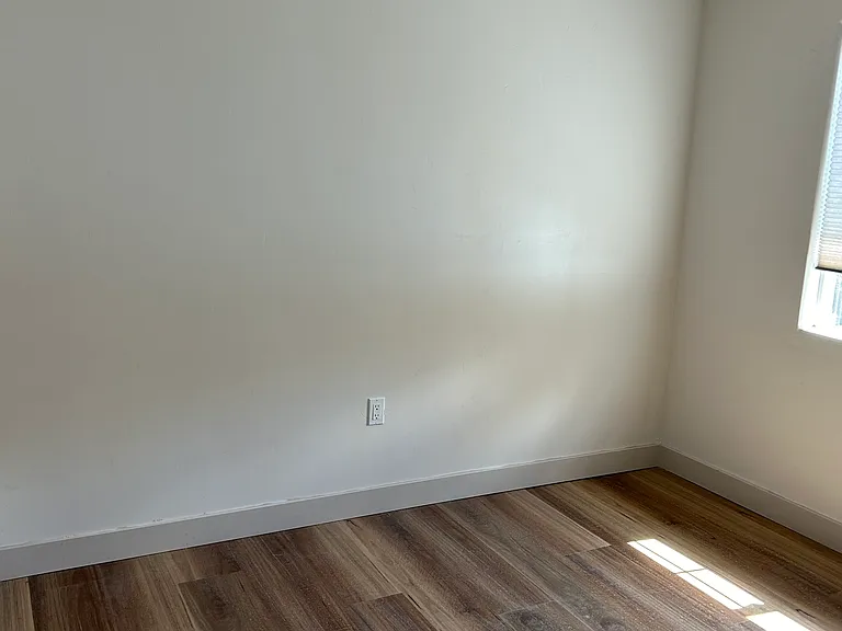 154 Clover St #B — Photo 18