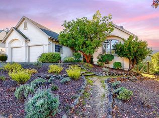 6300 Meadowridge Dr, Santa Rosa, CA 95409