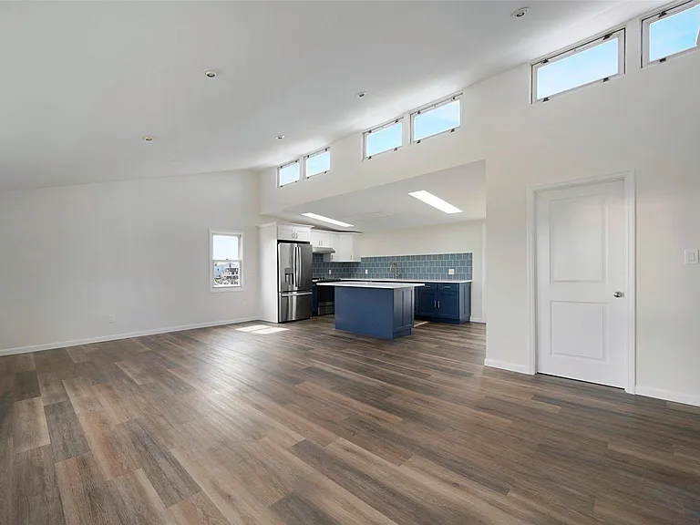 110 East Dr #2 — Photo 12