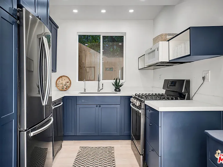1145 S Longwood Ave — Photo 34