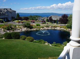 800 Maple Leaf Ln APT 5, Petoskey, MI 49770