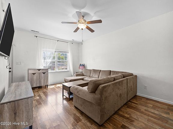 4th image of 501 Oyster Rock Lane #1