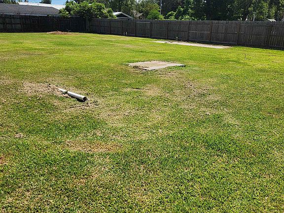 4th image of 1104 Arkansas St