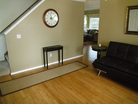 3rd image of 4831 Beverly Dr NE