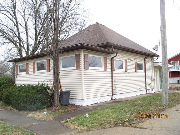 2nd image of 106 E Elm St