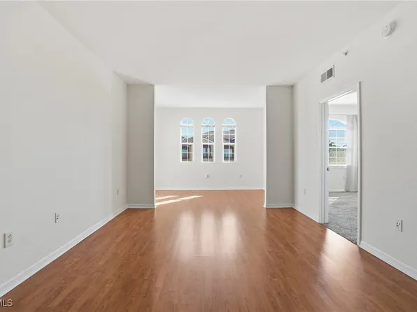 15590 Ocean Walk Cir APT 304, Fort Myers, FL 33908