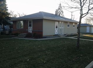 4601 S 47th St, Greenfield, WI 53220
