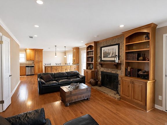 5th image of 2323 Clapboard Hill Rd