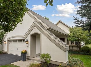 416 Enclave Ct SE, Grand Rapids, MI 49546