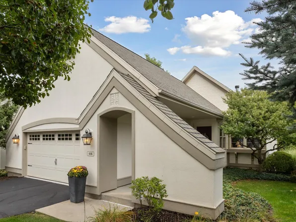 416 Enclave Ct SE, Grand Rapids, MI 49546