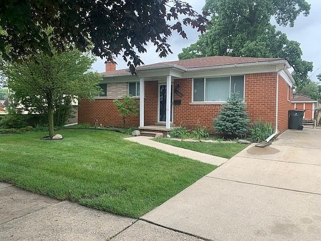 1st image of 21519 Pleasant St