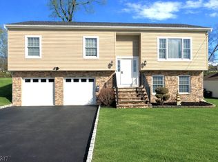 138 Hiawatha Blvd, Lake Hiawatha, NJ