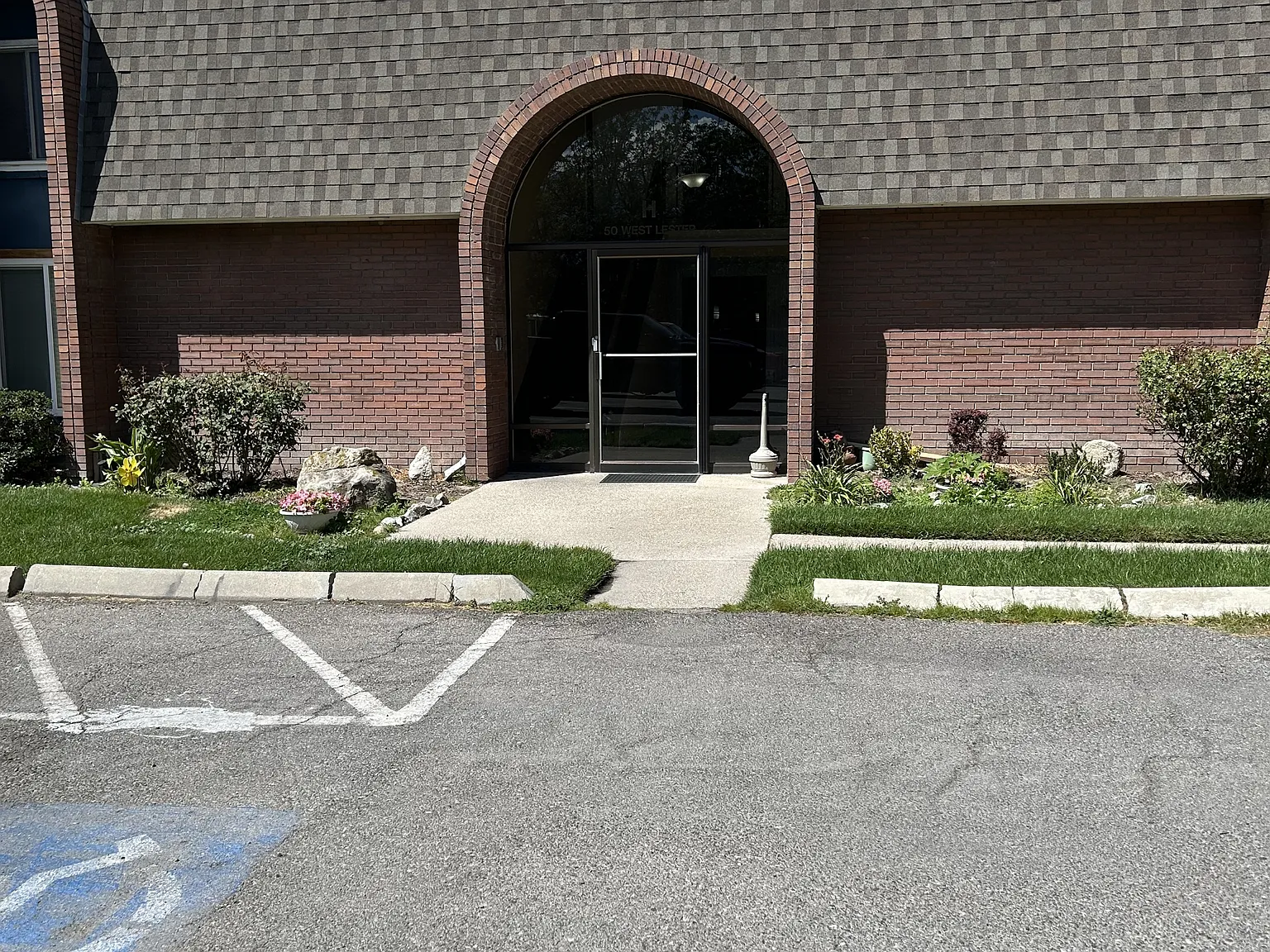 50 W Lester Ave #H-13 - Dah - Klm - 1 — Photo 1