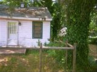 2nd image of 320 Collins Ave