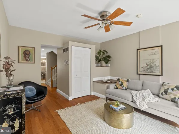 1012 N Leithgow St, Philadelphia, PA 19123