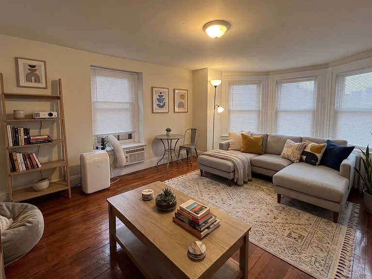 4035 Spruce St #3R — Photo 1