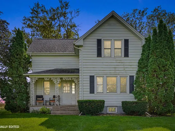 5322 E Big Rock Rd, Waterloo, IA 50703