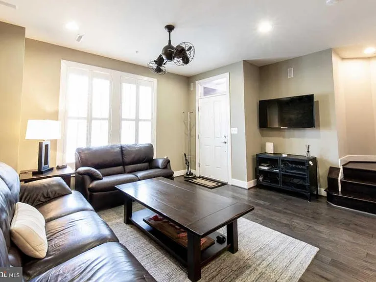 2203 Richmond Hwy #101 — Photo 3