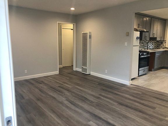4th image of 618 San Luisito Way