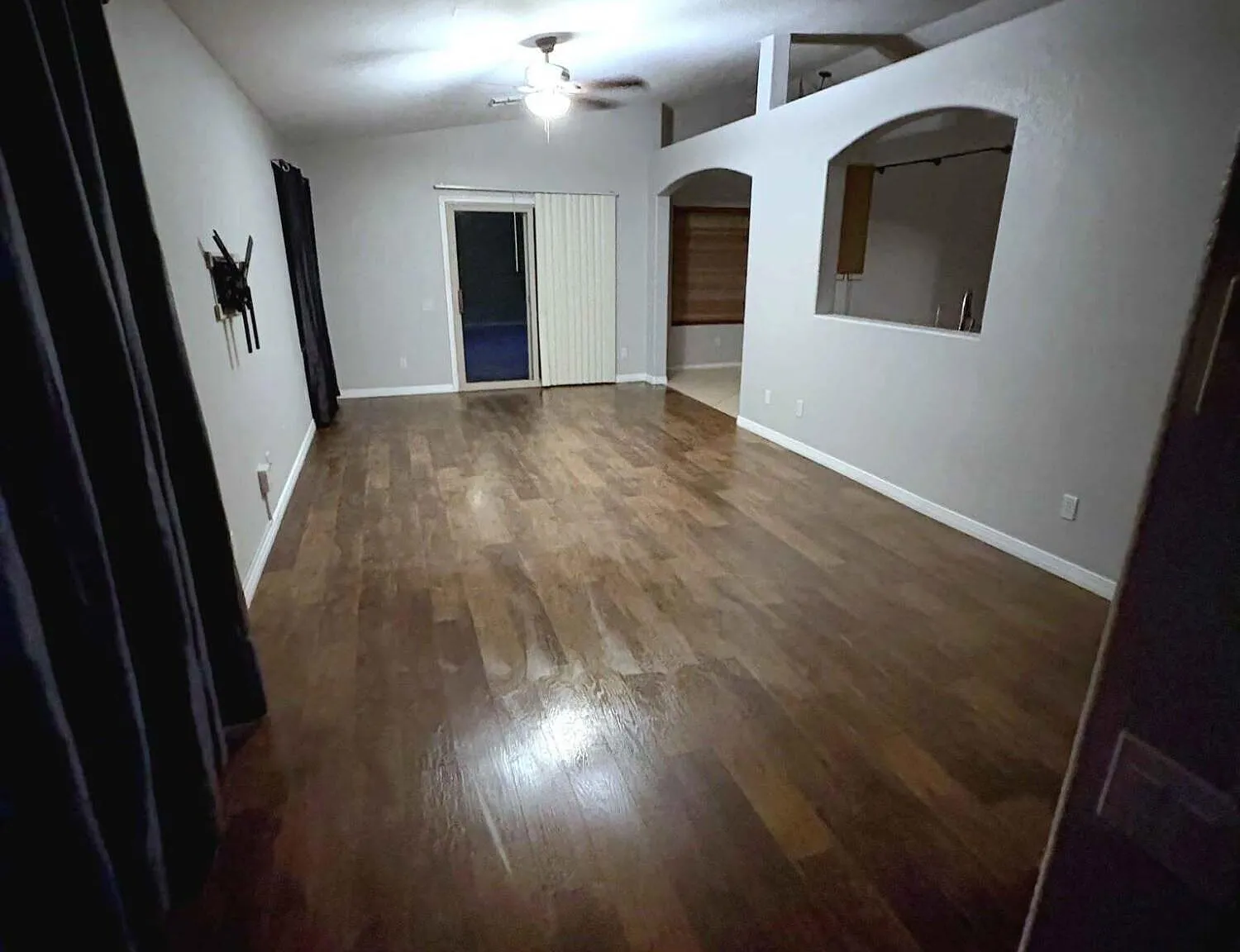 3 bed, 2.0 bath, 1332 sqft, $2,200 — Photo 3