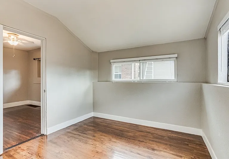 4435 N Clay St — Photo 20