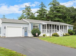 29 Stonegate Ln, Hampstead, NH 03841
