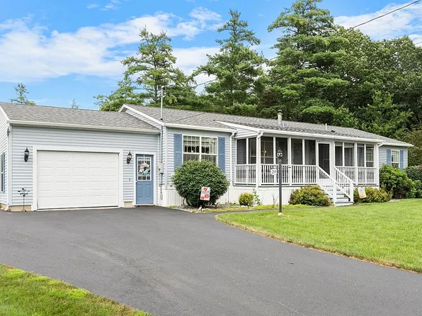 29 Stonegate Lane, Hampstead, NH 03841