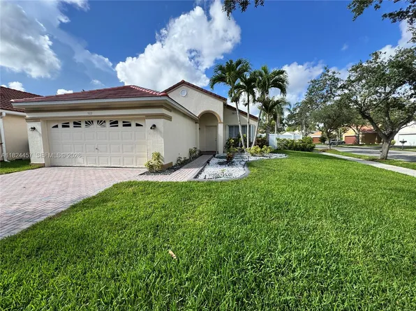 922 Falling Water Rd, Fort Lauderdale, FL 33326