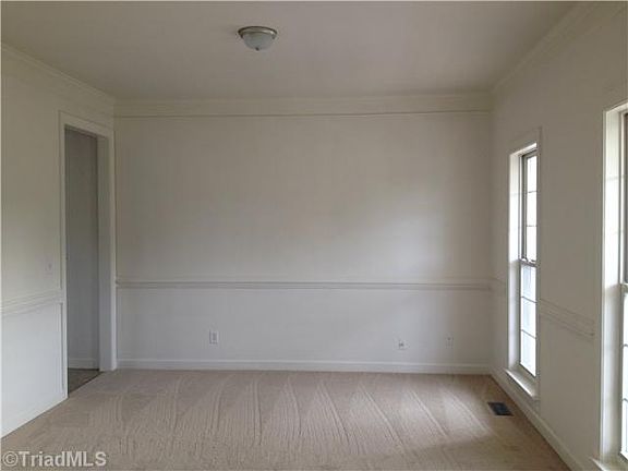 5th image of 8500 Masons Pond Dr